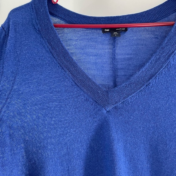 Gap 100% Ultrasoft Wool Cerulean Blue V-Neck Sweater - Picture 2 of 10